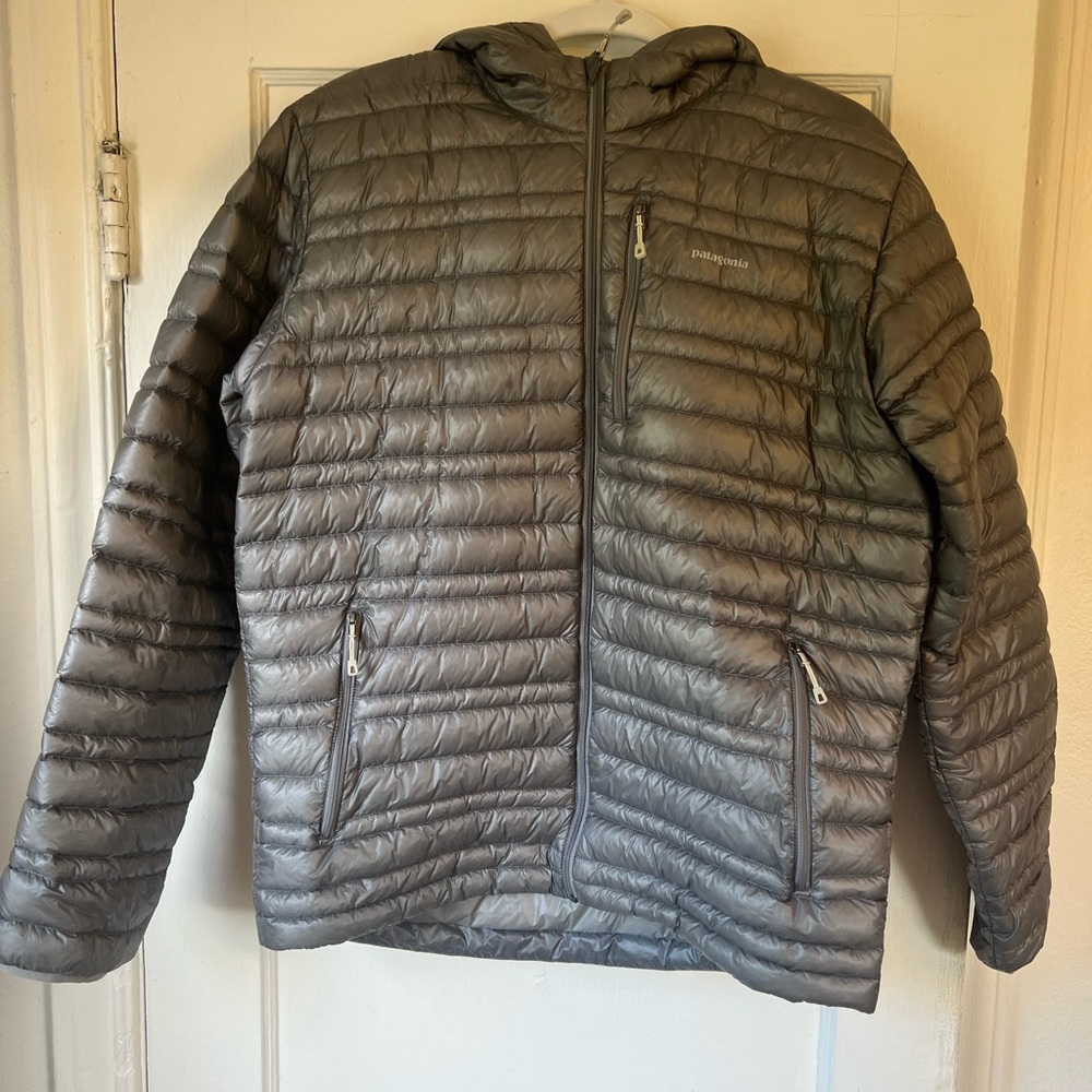 Like New - Patagonia Men’s UltraLight Down Hoody